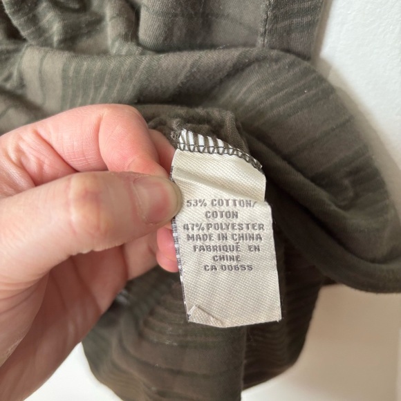 🎉4/30$🎉 AE Sport Khaki Textured Tee - Size 1X - Picture 3 of 5